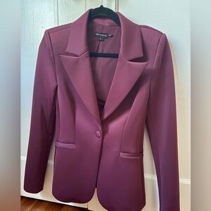 Good American Close Fitting Women's Blazer in Oxblood